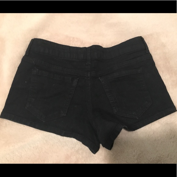 Forever 21 black shorts - Picture 2 of 4